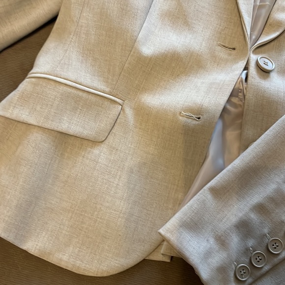 New without tags! Light brown/cream blazer - Picture 4 of 6